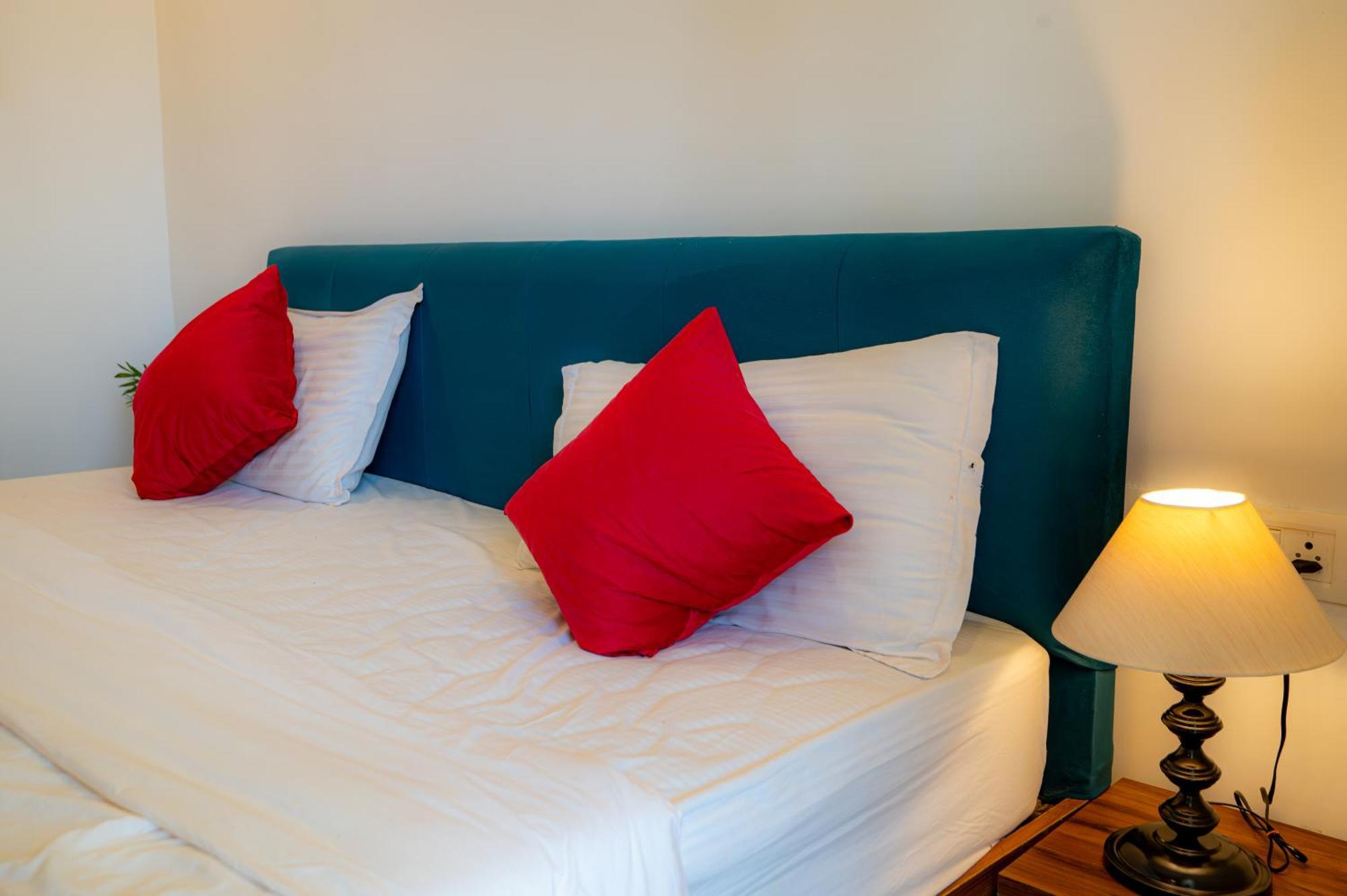 Morjim Sea Waves-Beach Front Hotel 외부 사진