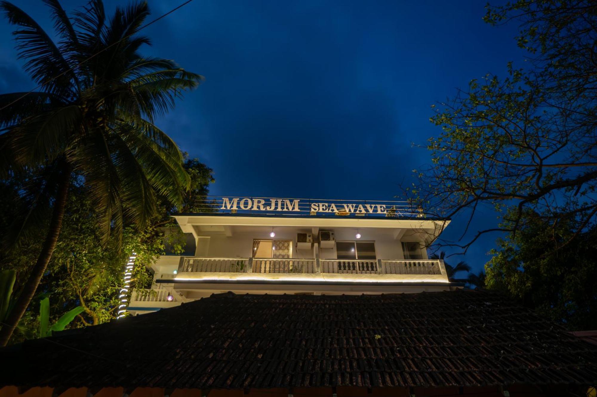 Morjim Sea Waves-Beach Front Hotel 외부 사진
